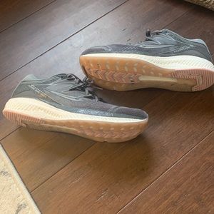 Saucony Hurricane ISO 5